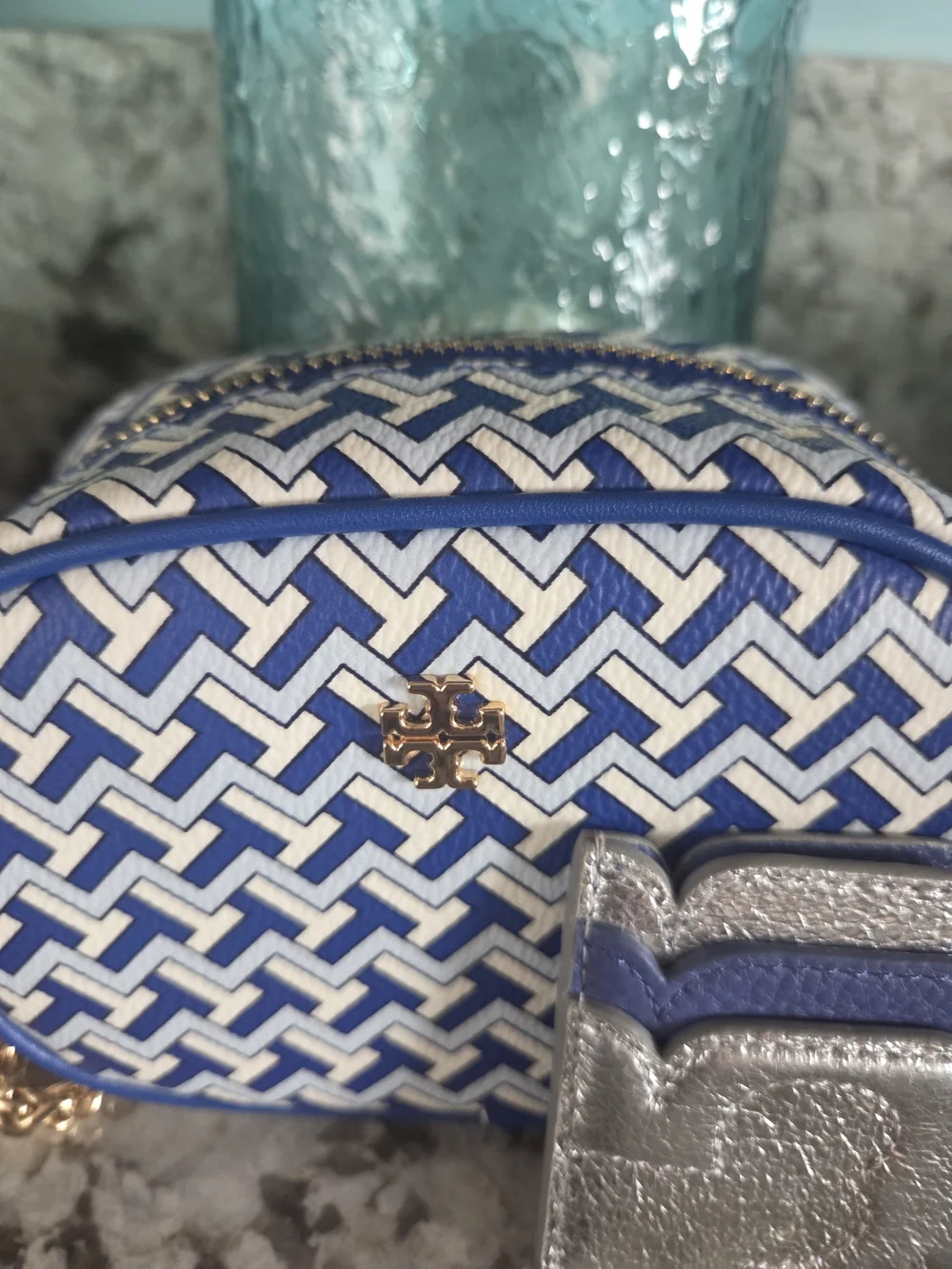Tory Burch Blue & White Patterned Wristlet with Silver Cardholder - Picture 2 of 8